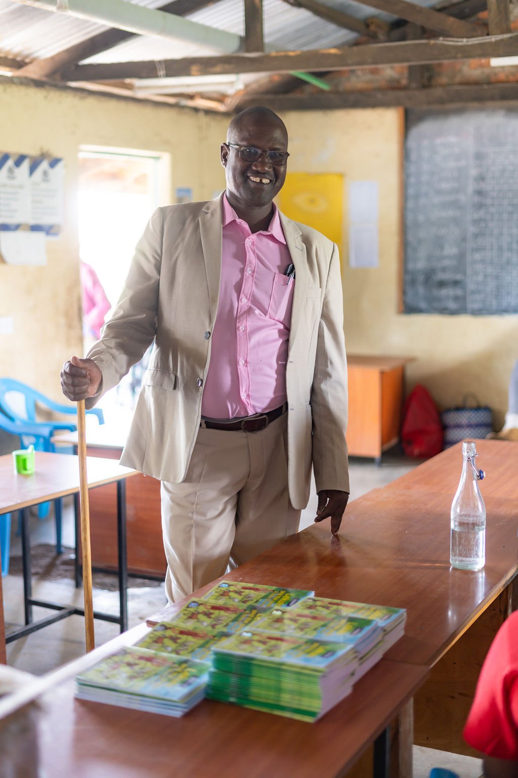 The books were gratefully received by Partakilat's teachers 