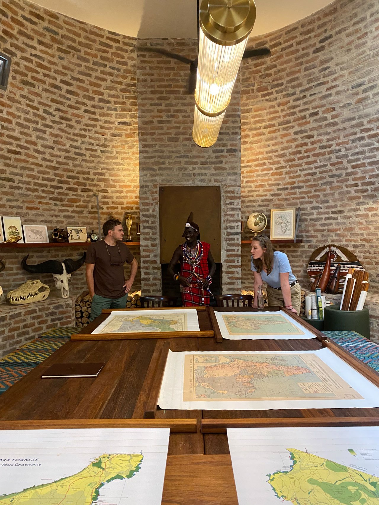 Leshan, and many maps, help orient guests
