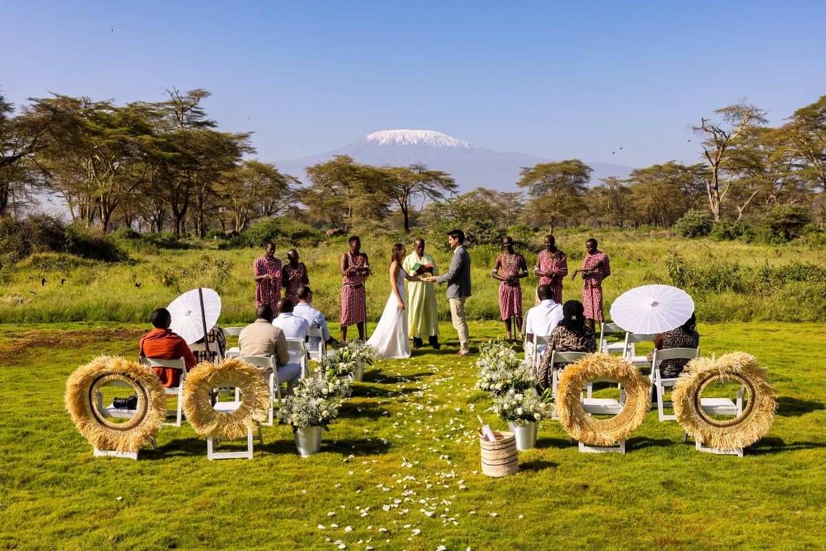 A young couple elopes to have elephants as their witness