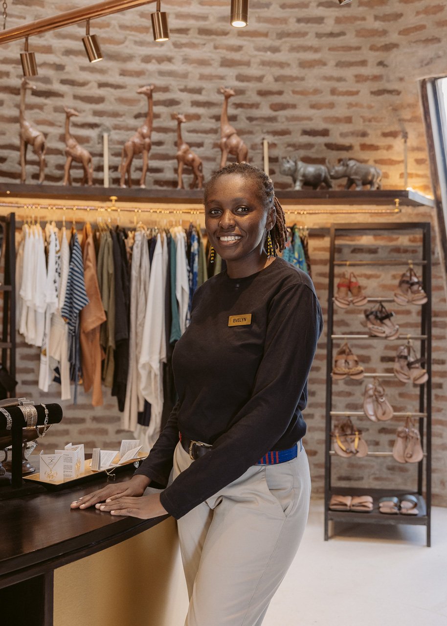 Evelyn, ready to help you find what you're looking for (or forgot!)