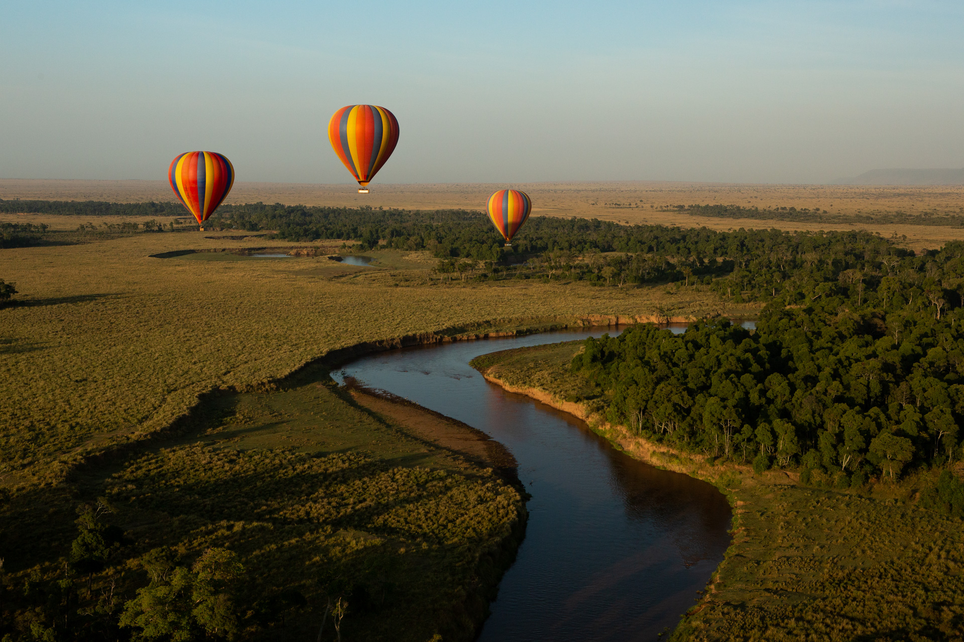 More hot air balloons and river