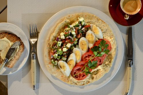 Chapatti, hummus, eggs... you can't go wrong 