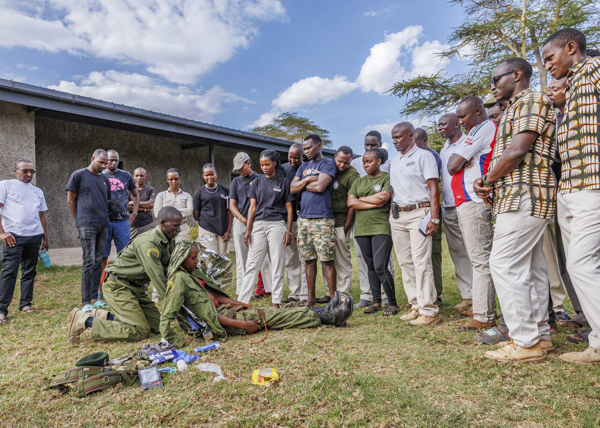 Thermal blankets help prevent shock and stabilise injured patients in the field