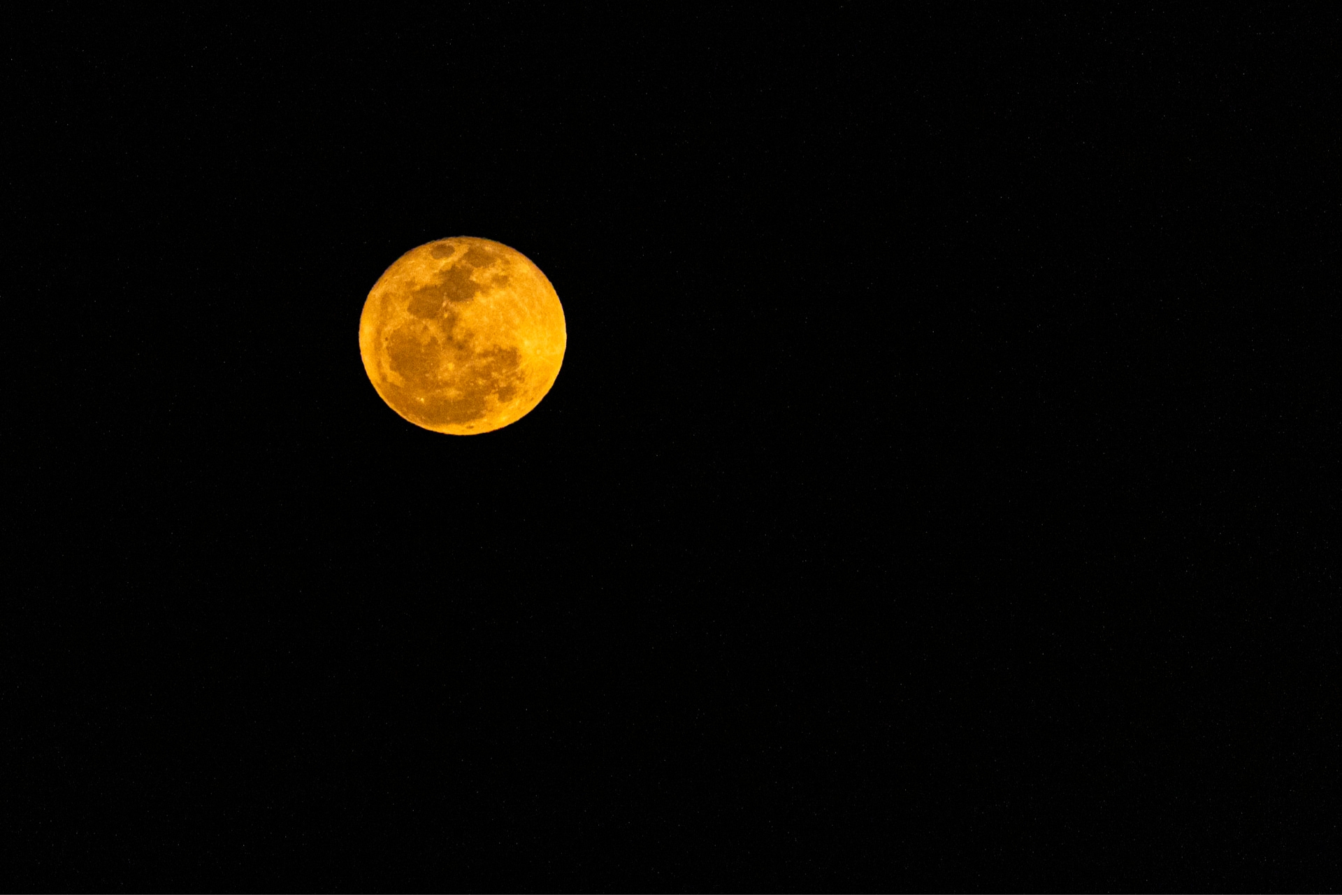 F7.1, 1/800, ISO6400 | Arnold Omondi